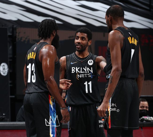 广岛三箭3-1柏太阳神夺冠，热尔曼-良、东俊希建功（广岛三箭3比1击败柏太阳神加冕，热尔曼-良与东俊希破门）