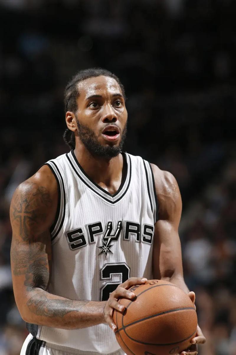 空中轰炸！多特抛传输送炮弹 哈滕起飞空接单臂灌篮