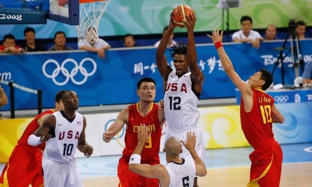 赛场上的意外冲突：三球突破遭遇不公（赛场突发争执：三球突破遭不公平对待）