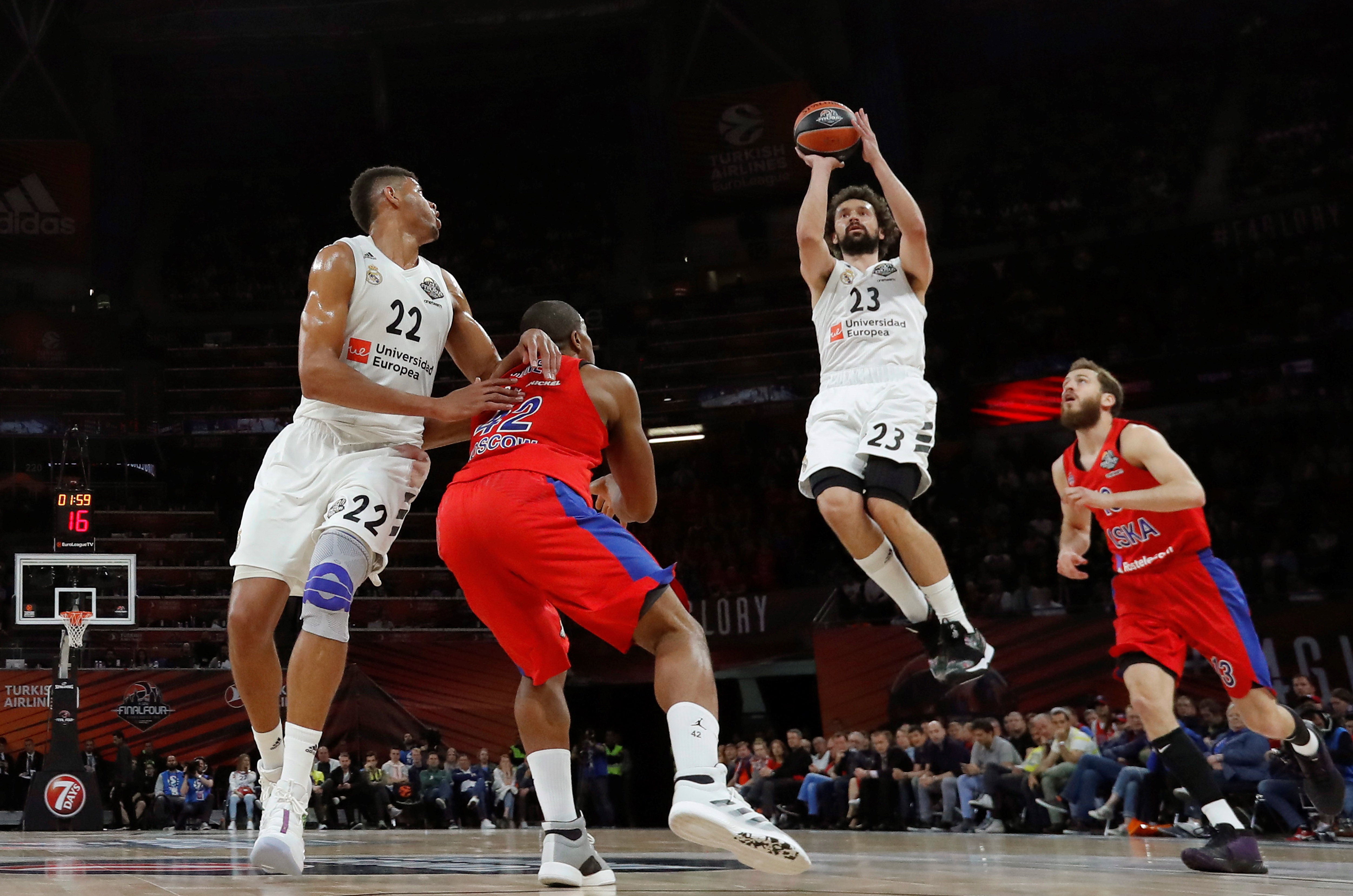 英超半场：两队合计零射正，琼斯远射中框，利兹联0-0利物浦（英超半场战报：利兹联0-0利物浦，两队零射正，琼斯远射中框）