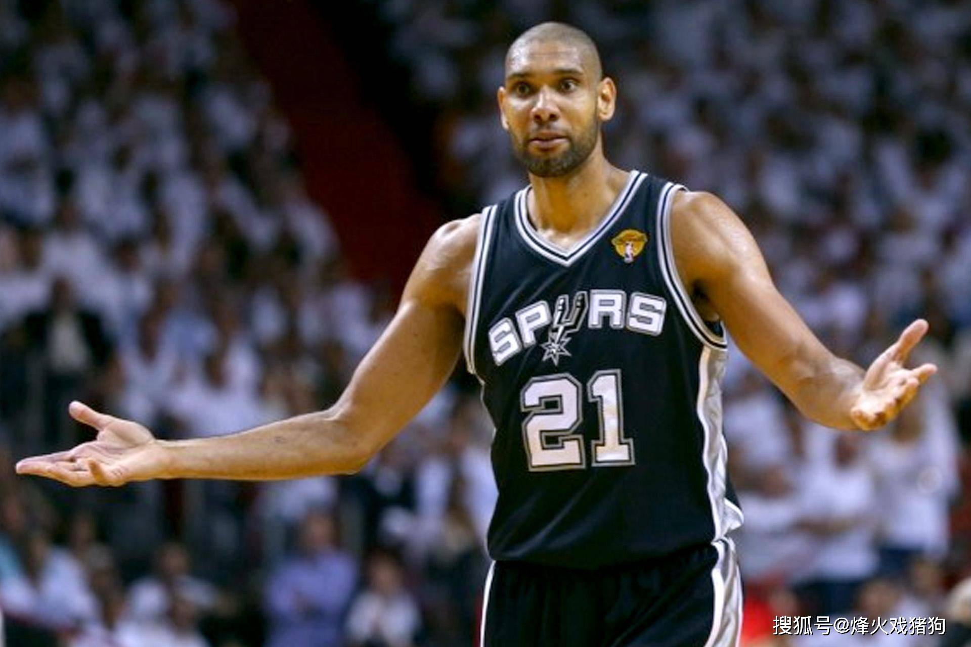 挑战与机遇并存，文章编辑作者的职业生涯（编辑与写作者的职业旅程：机遇与挑战并行）