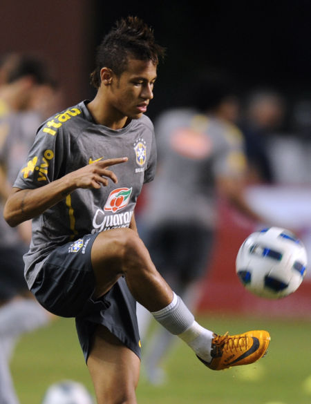 足球世界杯亚洲区预选赛关键球员表现（世界杯亚洲区预选赛焦点球员表现盘点）