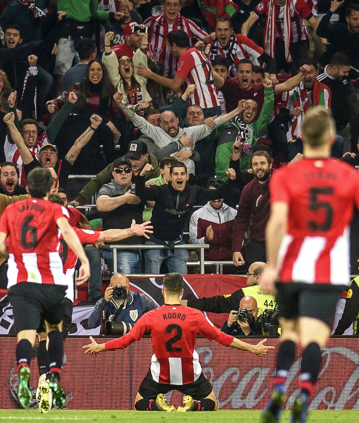 队报：吉达联合打算在世界杯后招募德尚，后者不排除执教可能（队报：吉达联合拟在世界杯后邀德尚执教，德尚对执教持开放态度）