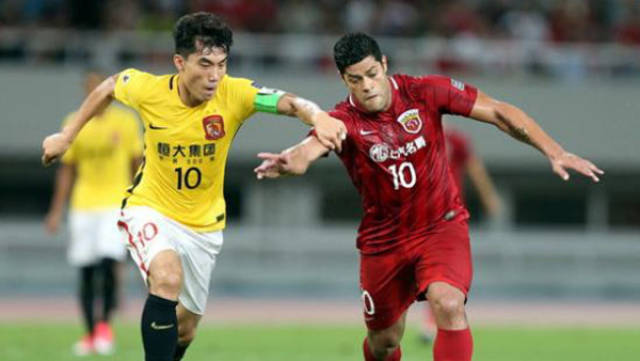 前锋连续三场进球，状态巅峰（前锋三战连斩，状态火热）