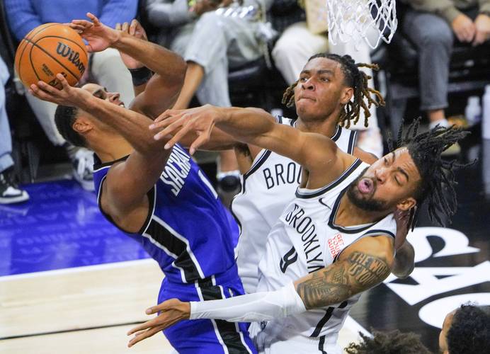 【CBA俱乐部杯】广东队晋级八强，杜锋：“我们磨合得越来越好”（CBA俱乐部杯：广东队挺进八强，杜锋称球队磨合渐入佳境）