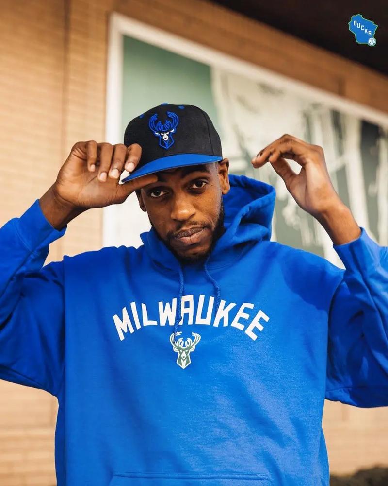 半场战报：美因茨0-1佛罗伦萨，佐姆破门（半场快讯：佛罗伦萨暂1-0领先美因茨，佐姆建功）