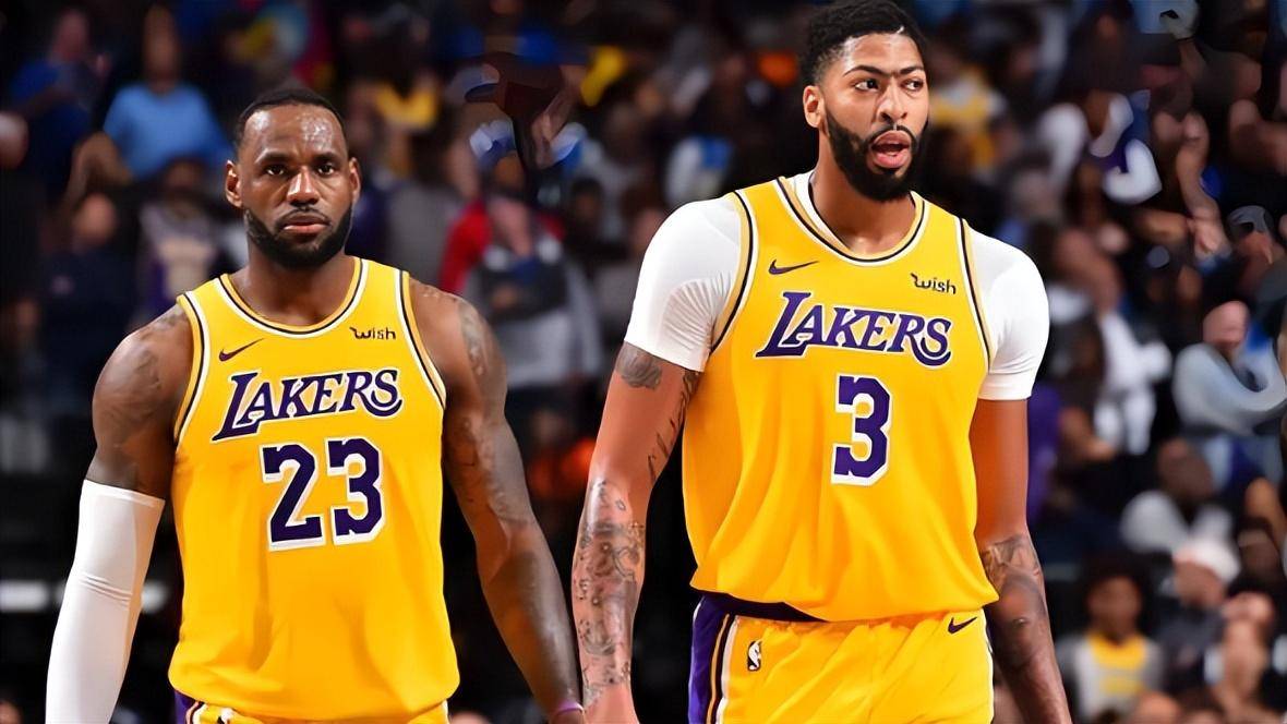 进攻全面，防守仍需提升！杨瀚森全场11中8得到18分10板4助（进攻端火力全开，防守端仍待加强！杨瀚森全场11投8中拿下18分10篮板4助攻）